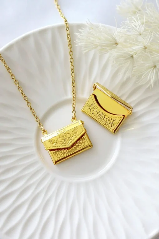 Daisy Envelope Locket Necklace