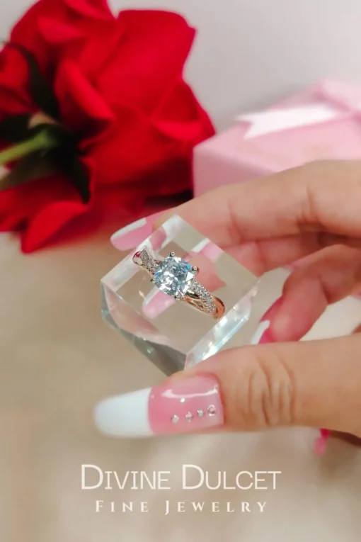 "Cinderella" | 18K Solitaire Ring - Image 3